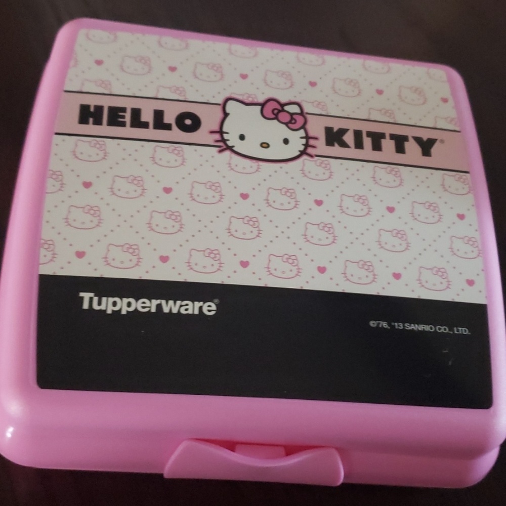 Tupperware 'Lunch Set Quilted Hello Kitty " - Picture 2 of 5
